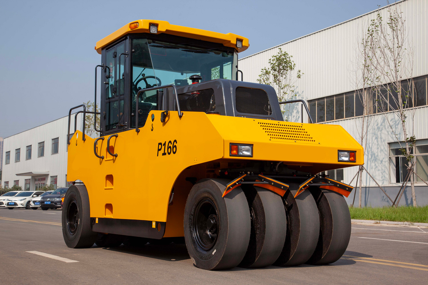 SHANBO P166 Pneumatic Tire Roller