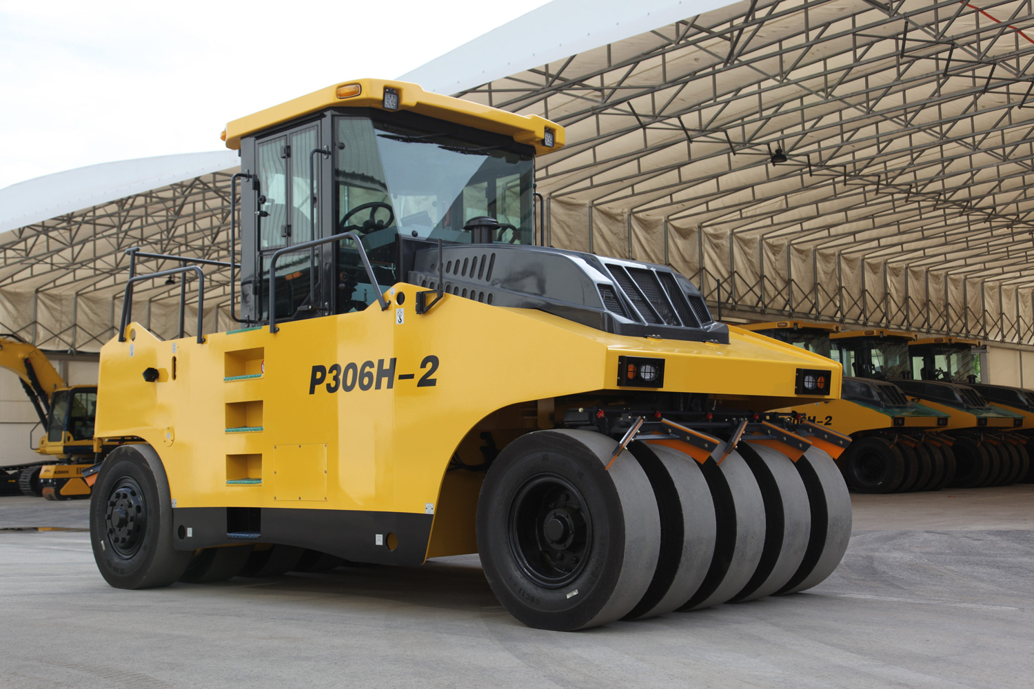 SHANBO P306H-2 Pneumatic Tire Roller