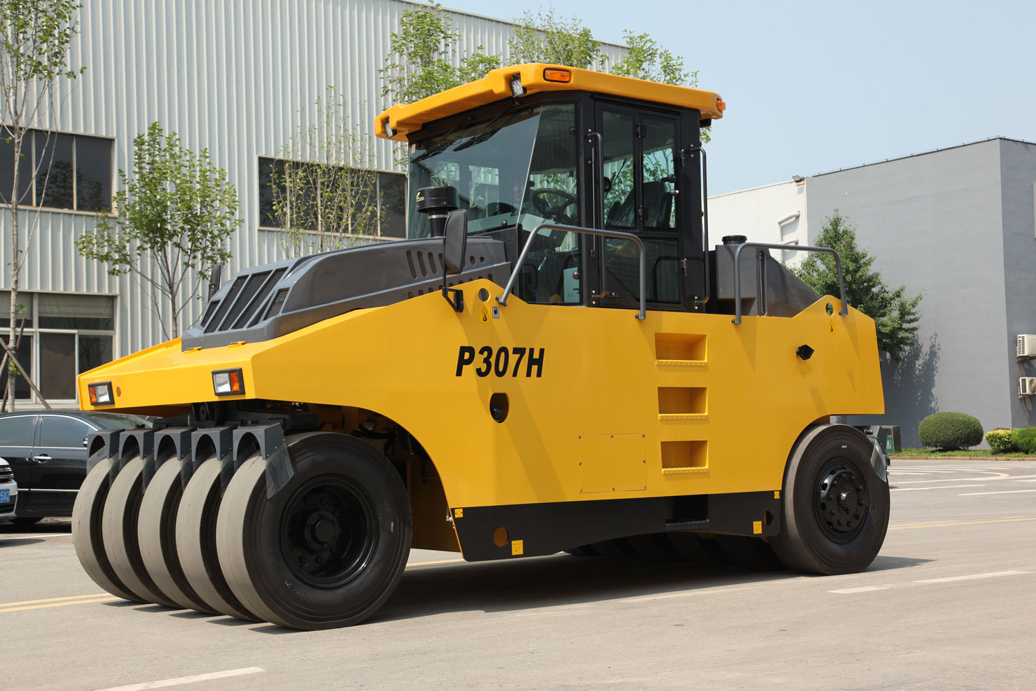 SHANBO P307H Pneumatic Tire Roller